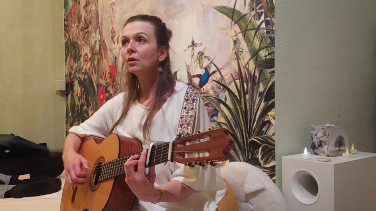 Wiederkehrendes Event | „Singen und Kuscheln“ ein Abend zum Nähren und Sein